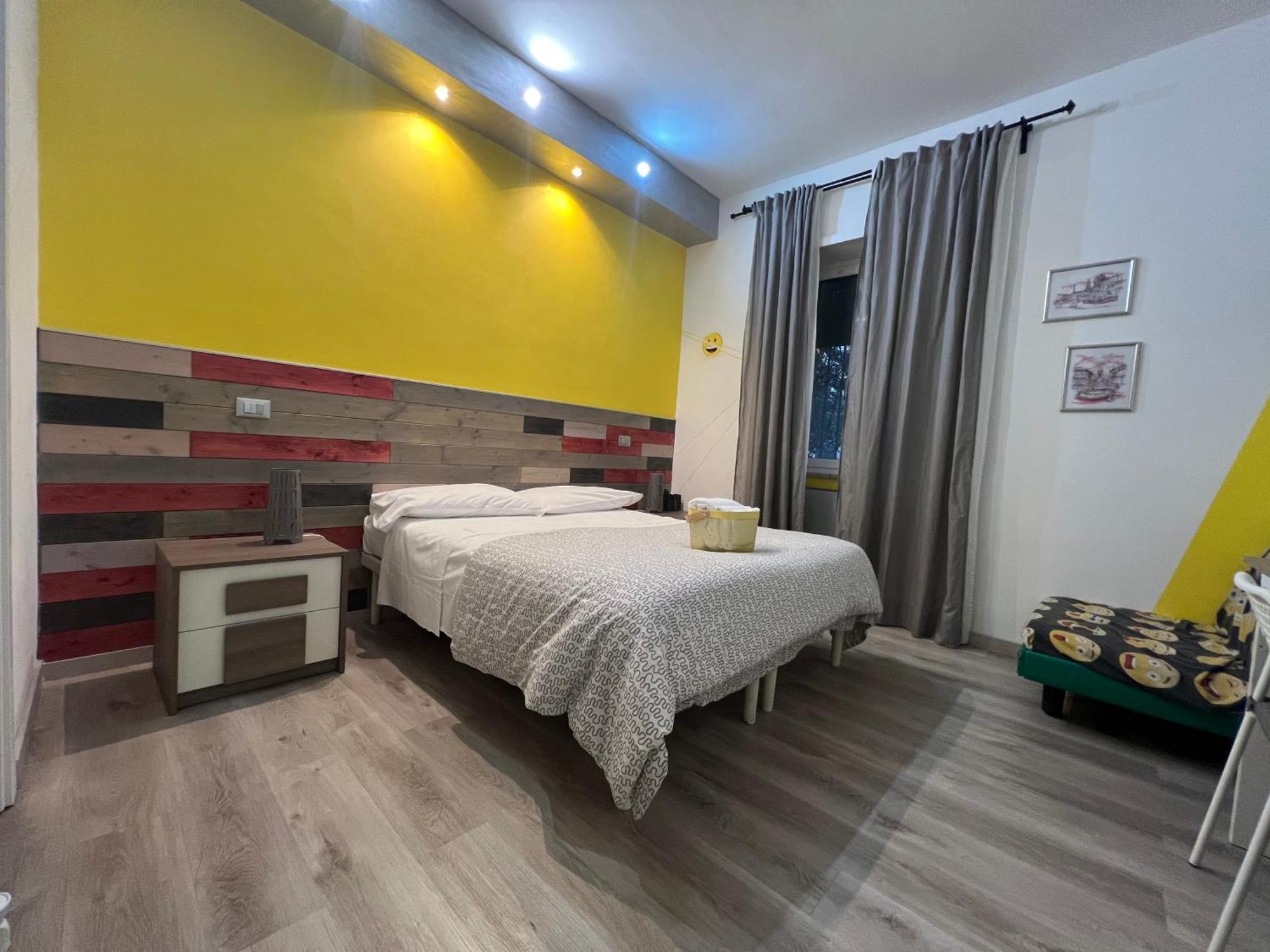 Whatshouse 3* Rom